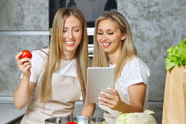 Użytkownicy dzielący się opiniami